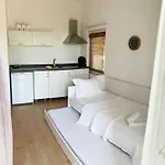 White Ξενοδοχείο